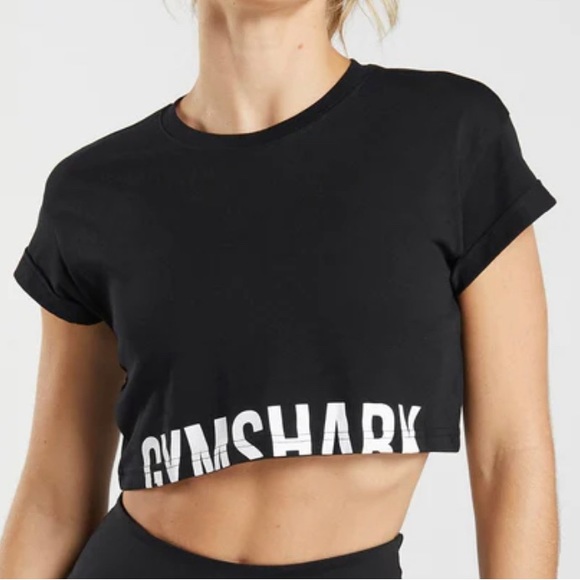 Gymshark Tops - Cropped Gymshark tee. Size Small